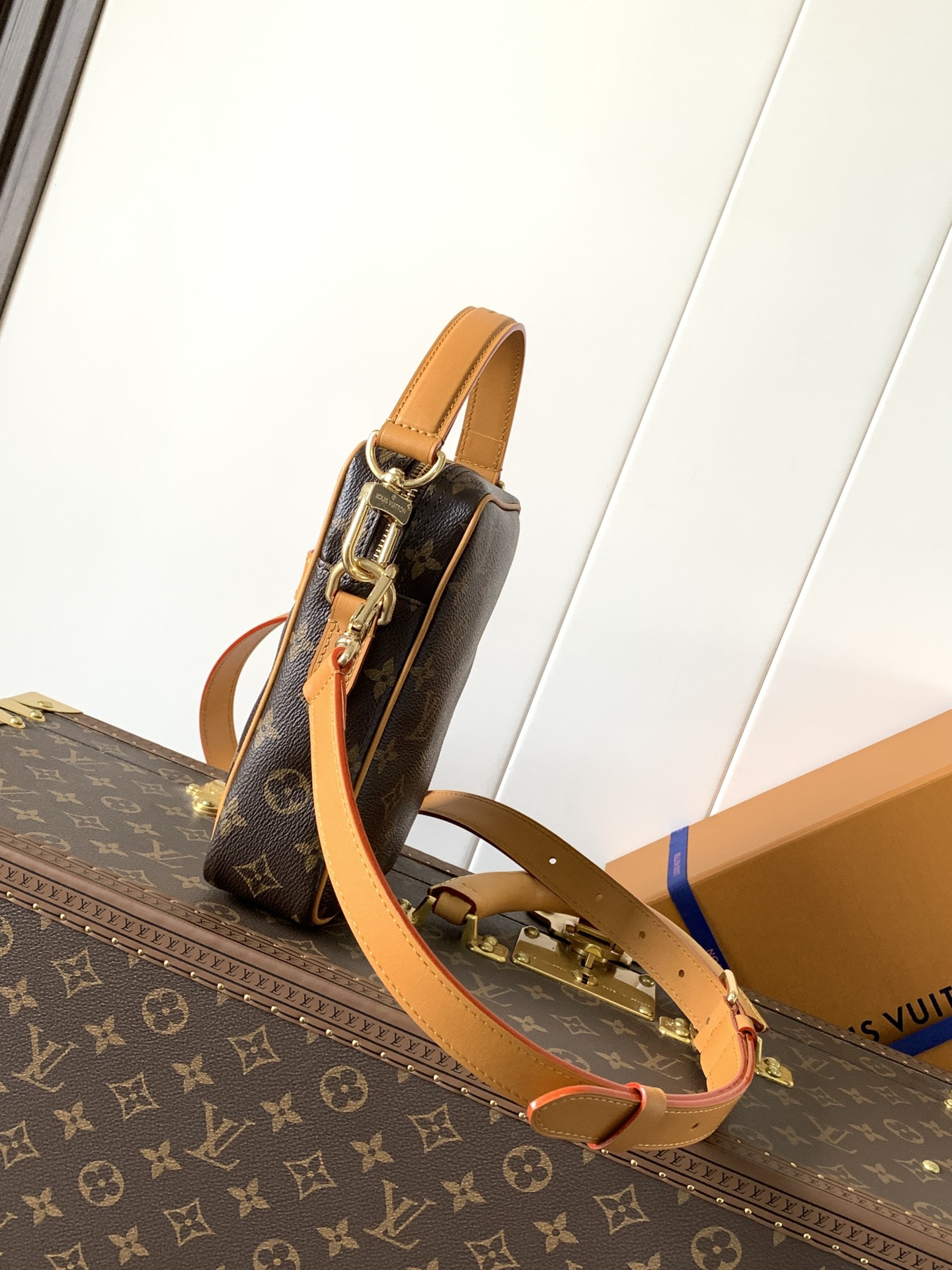 TOP Louis Vuitton LV Danube Crossbody Bag Cowhide 16*21*6CM - Brown