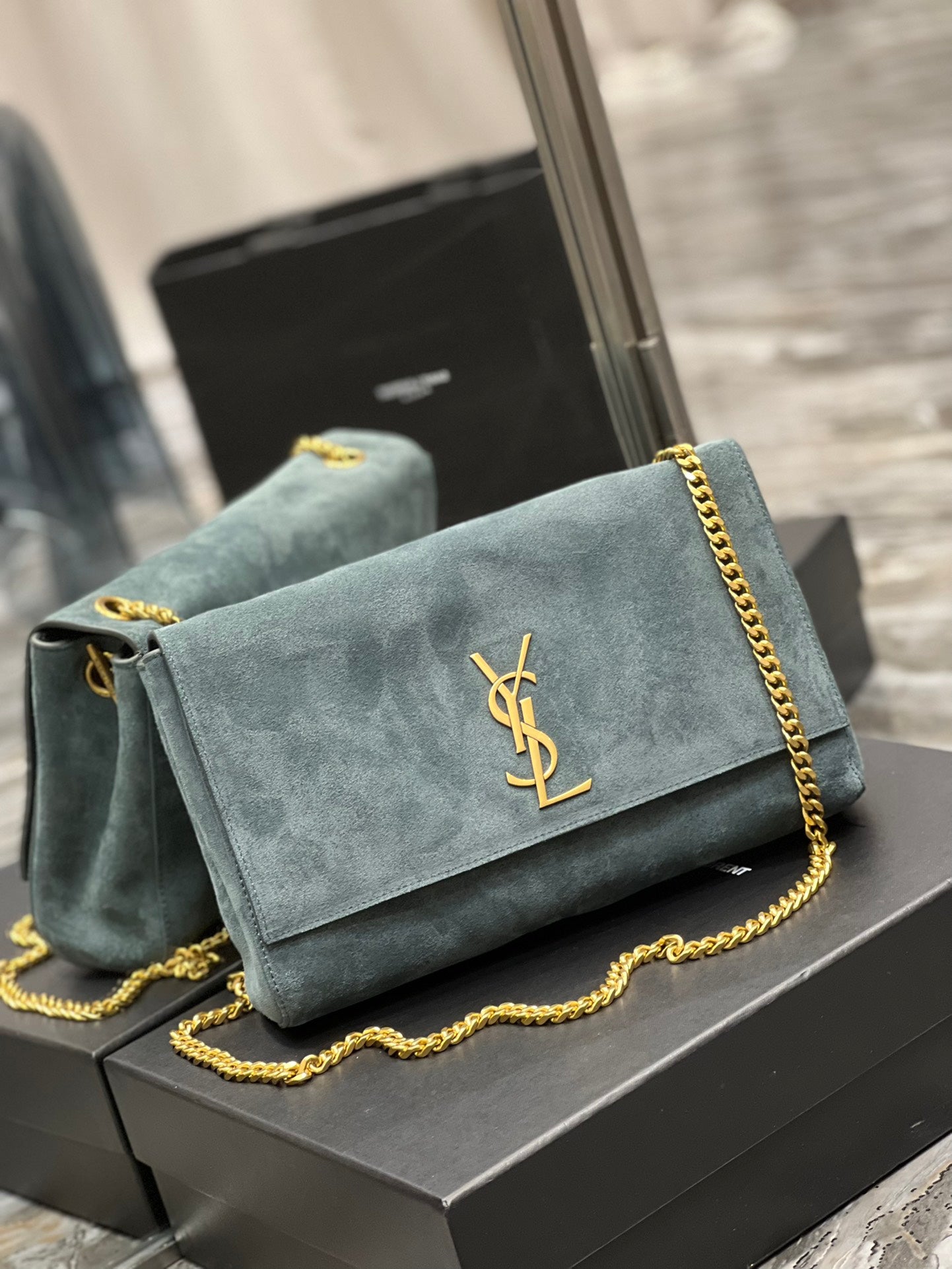 TOP Yves Saint Laurent YSL Kate Reversible Suede Bag - Deep Green