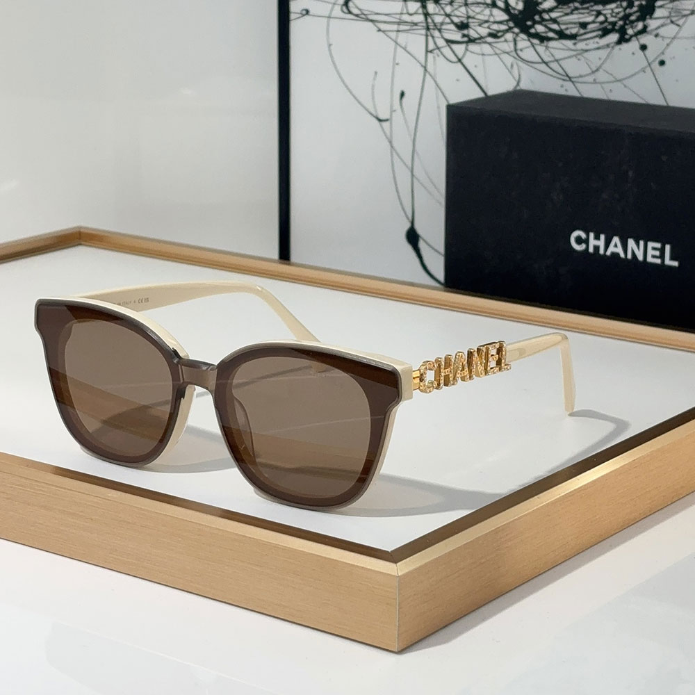 Chanel Mirror leg Hollowed out Logo Sunglasses Top quality （Replica）