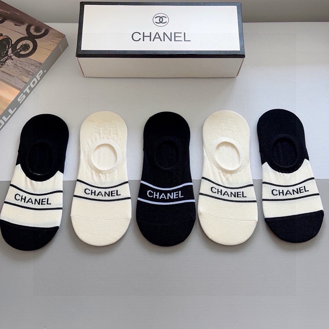TOP CHANEL Socks - 5 Pieces as a Set