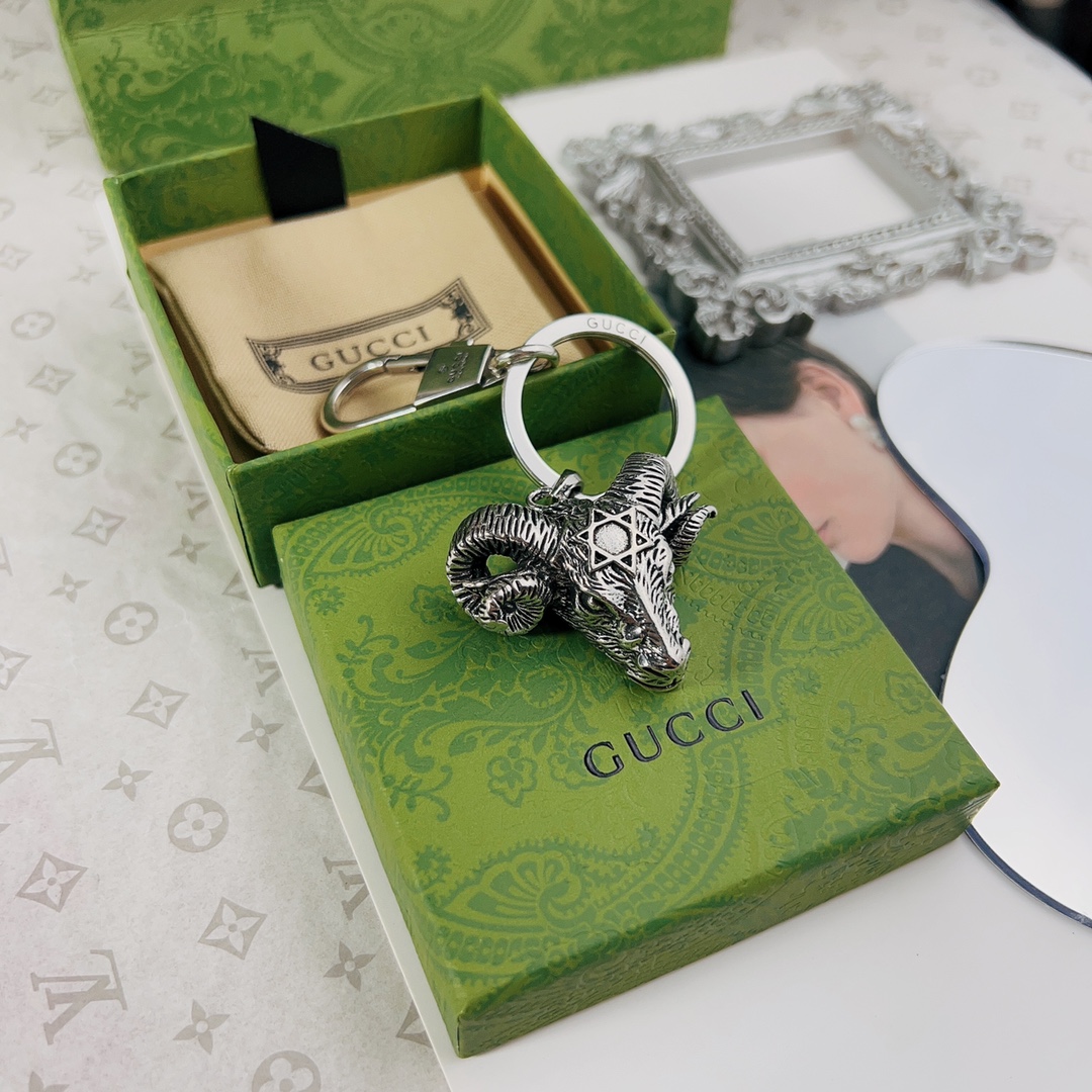 TOP GUCCI Men's/Women's Keychains - Silver