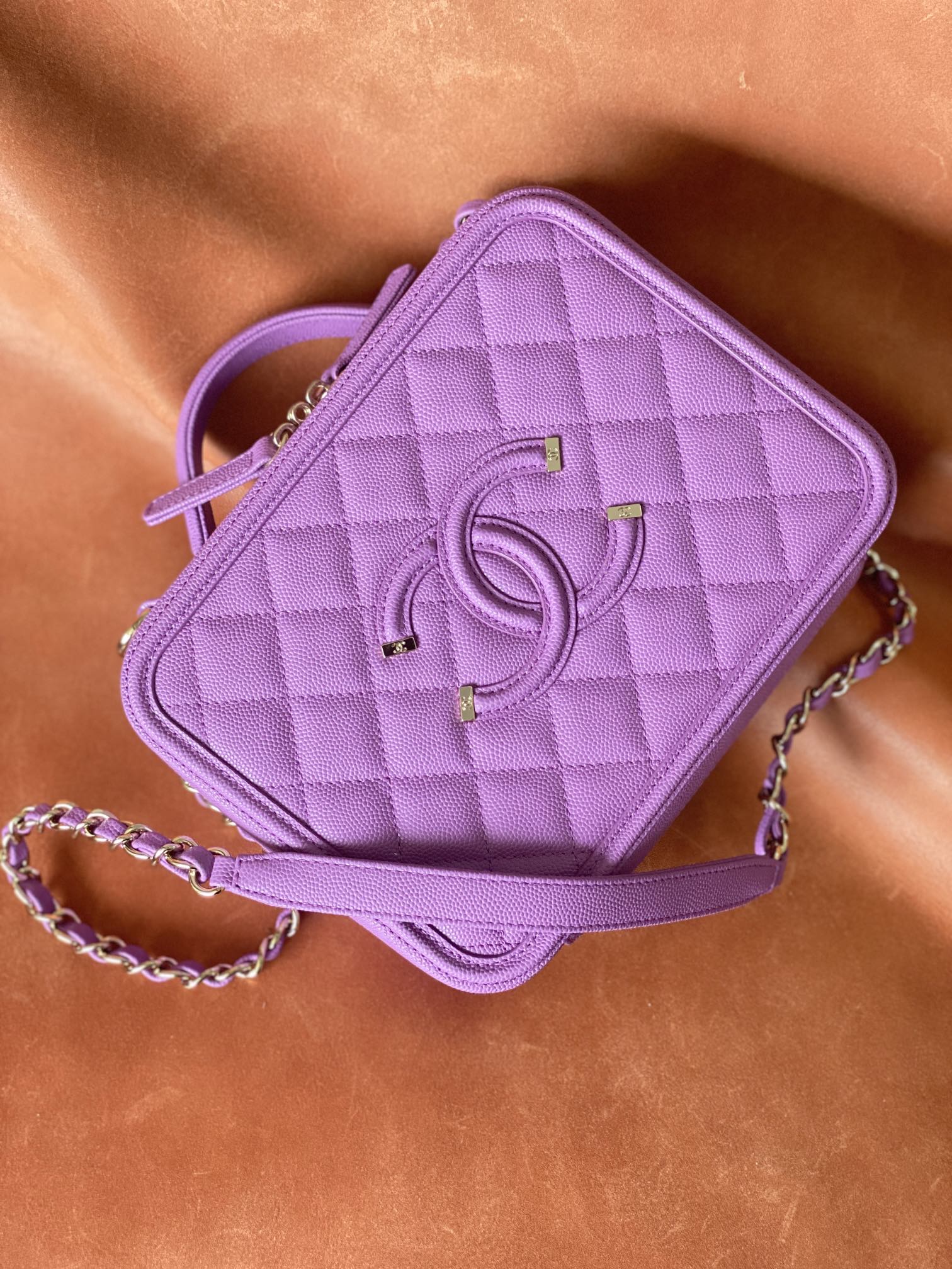 TOP CHANEL Vanity Case Medium - Purple