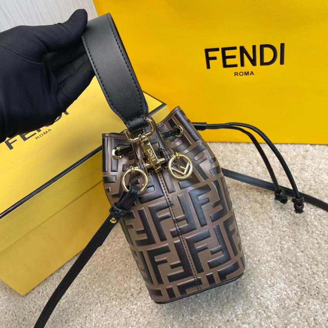 TOP FENDI Mon Tresor Leather Bucket Bags