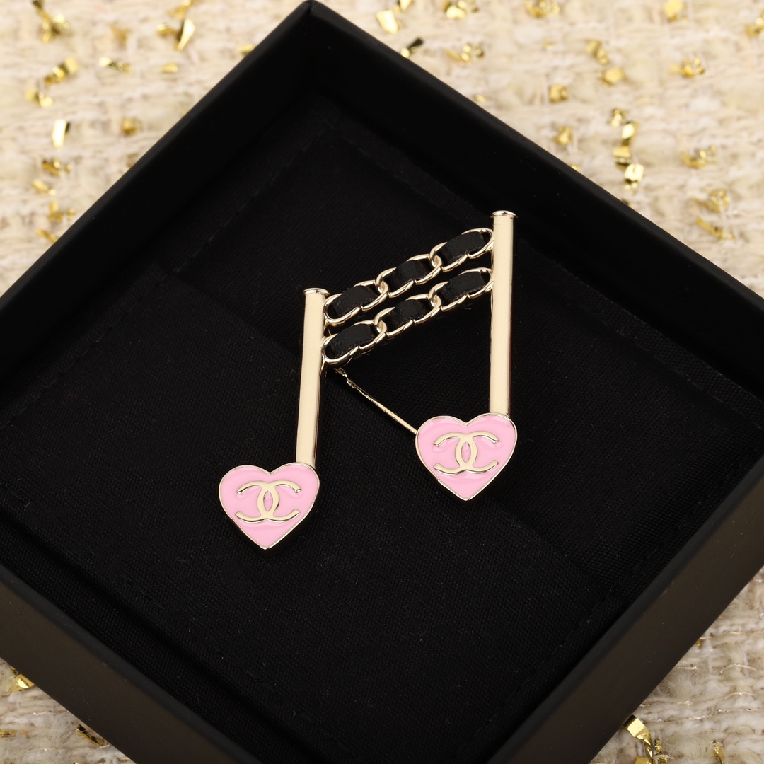 TOP CHANEL Note Brooch-Pink