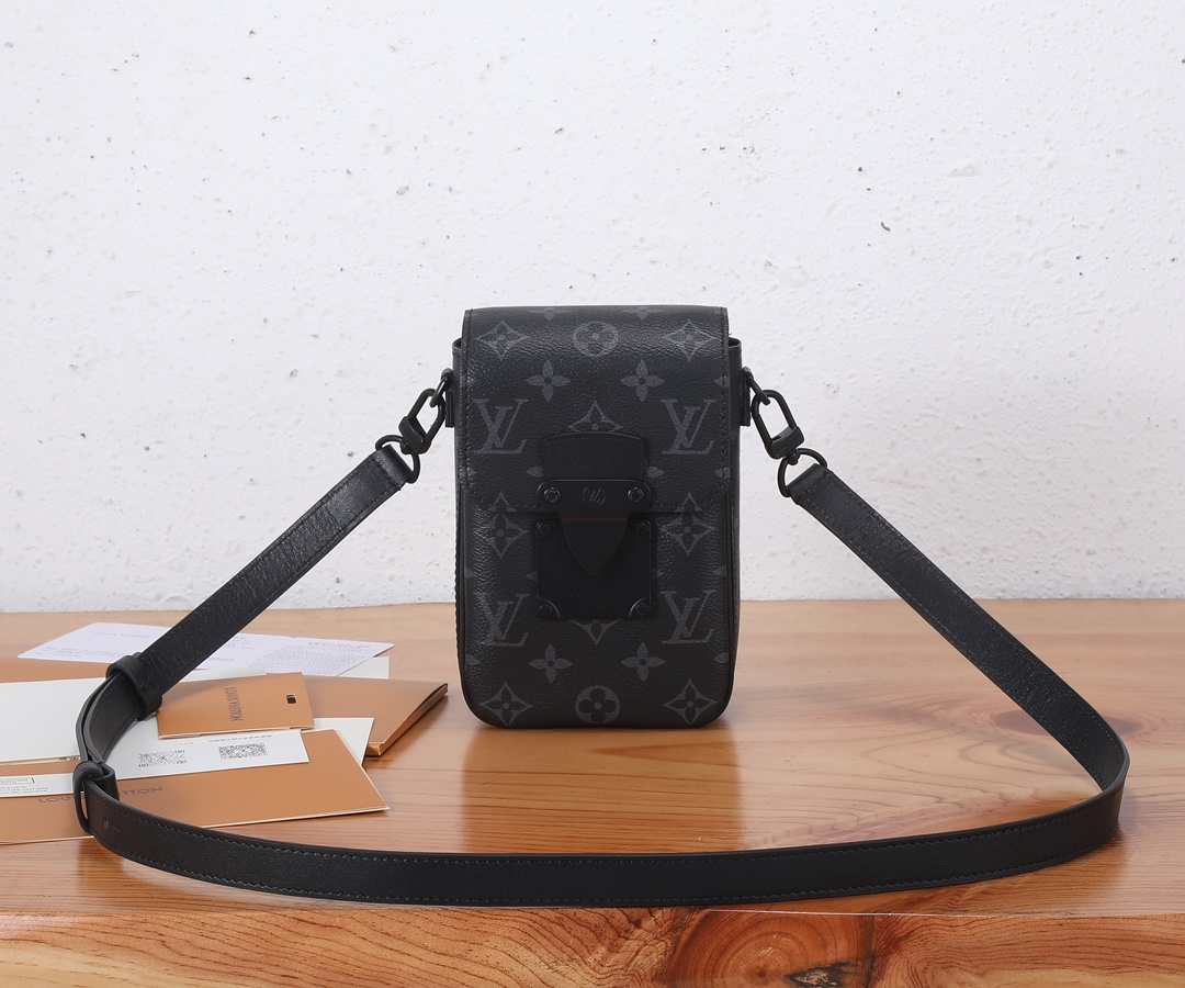 TOP Louis Vuitton LV S-Lock Vertical Wearable Monogram Macassar Canvas Handbag 12 x 19 x 7  cm - Two Colors