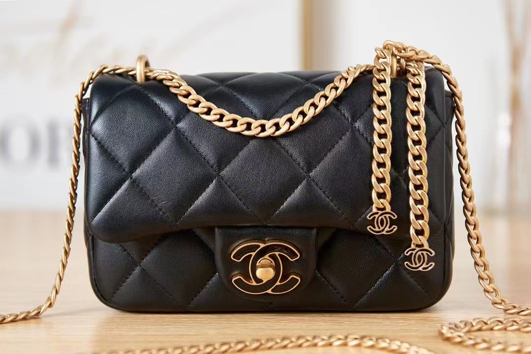 TOP CHANEL Flap Bag Adjustable Chain w Enamel Double C Mini - Black