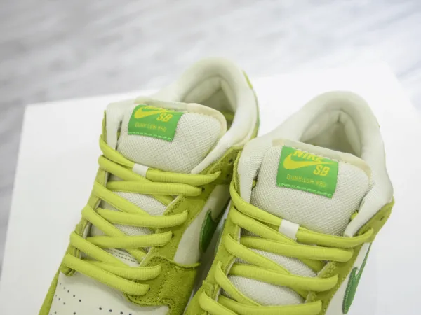 Dunk Low Pro “Sour Apple”(Replica)