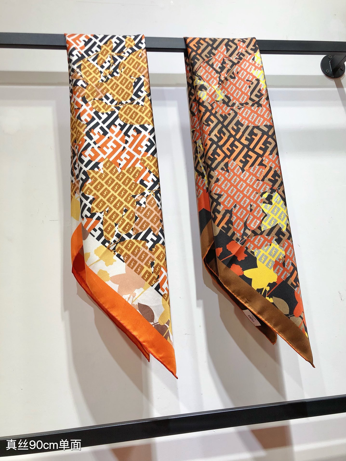 TOP FENDI FF Square Scarf 90 x 90 cm - 2 Colors