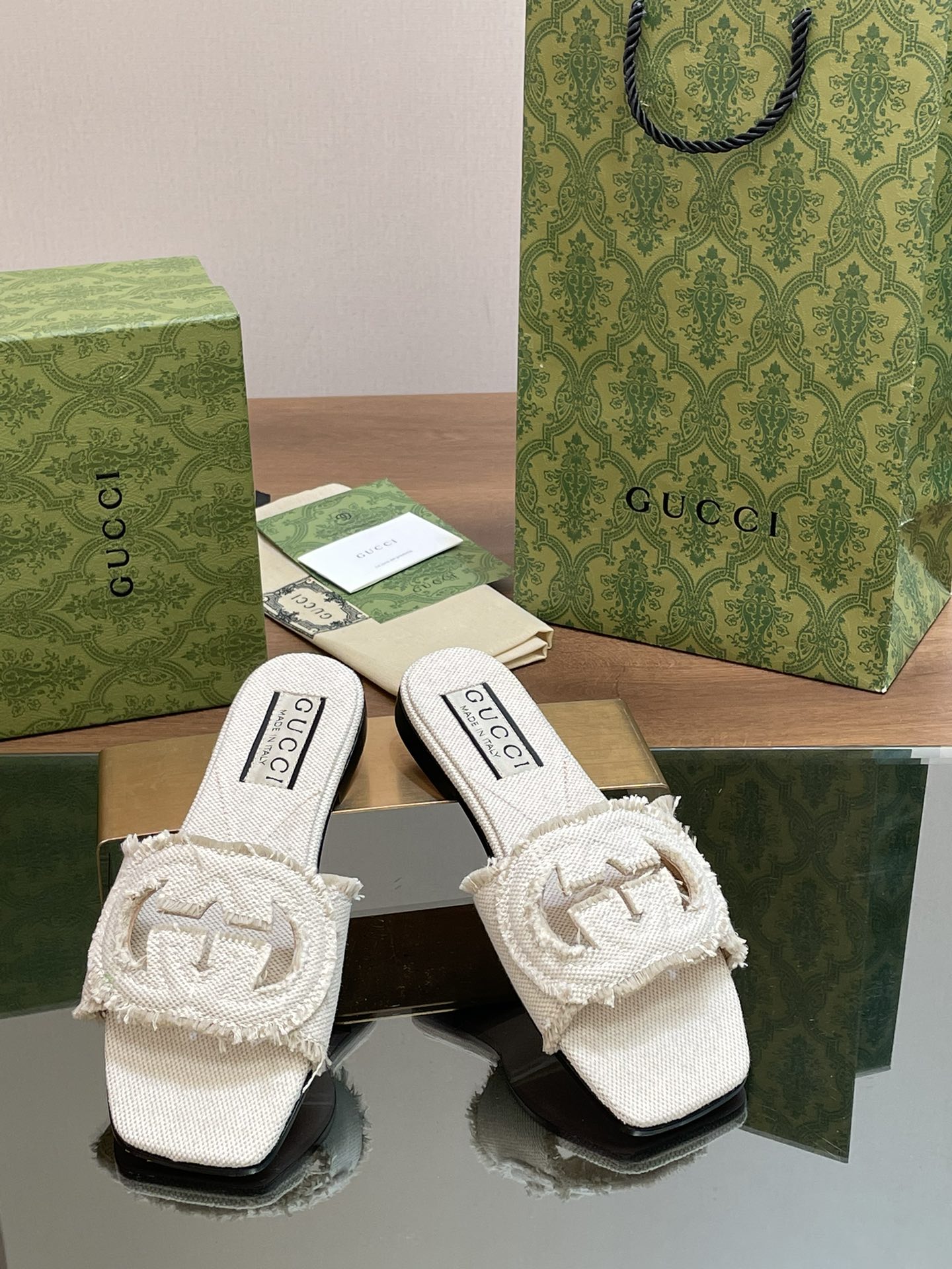 TOP GUCCI Hollow Tassel GG Slippers - 7 Color
