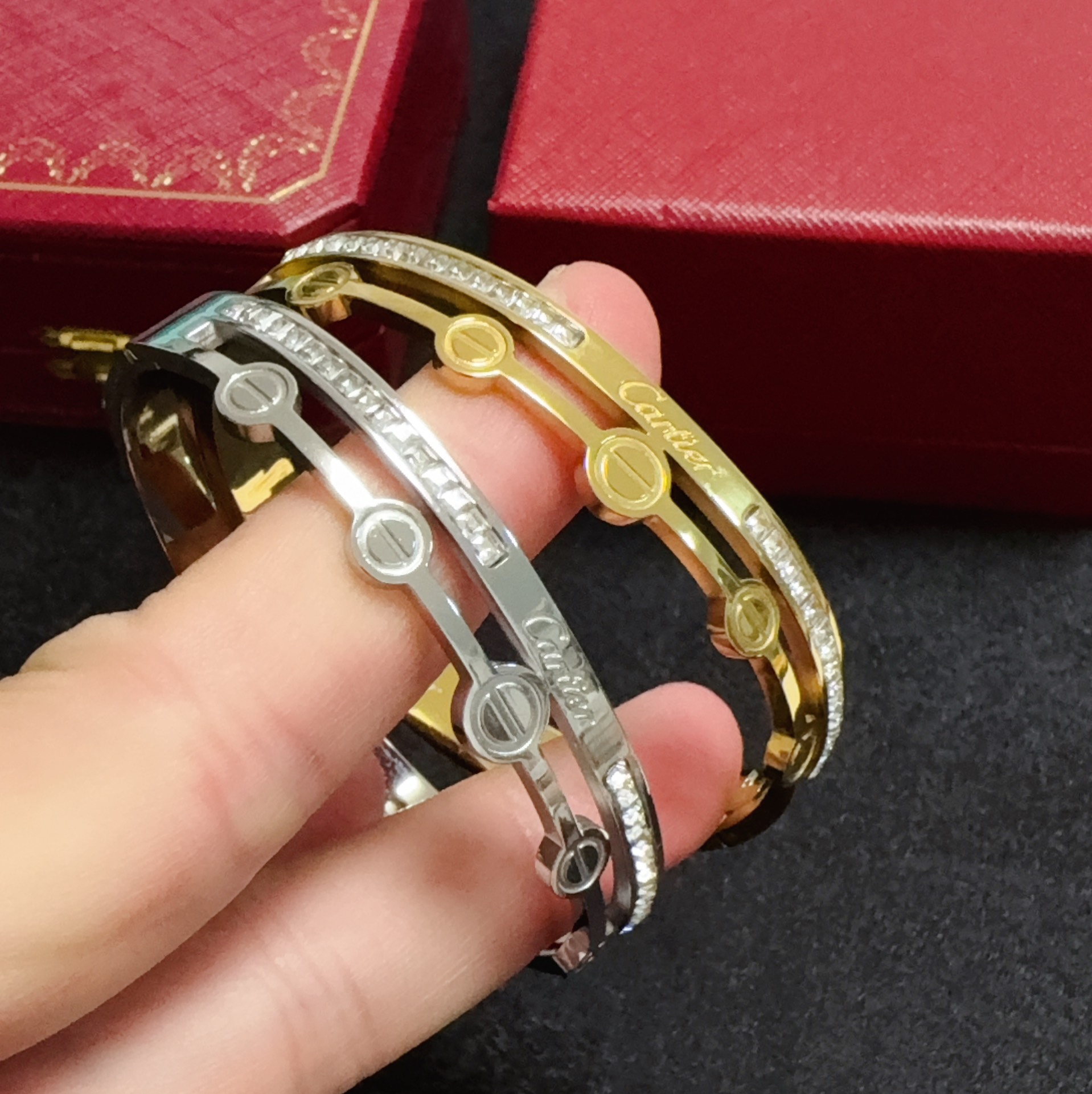 TOP Cartier Bracelet - 2 Colors