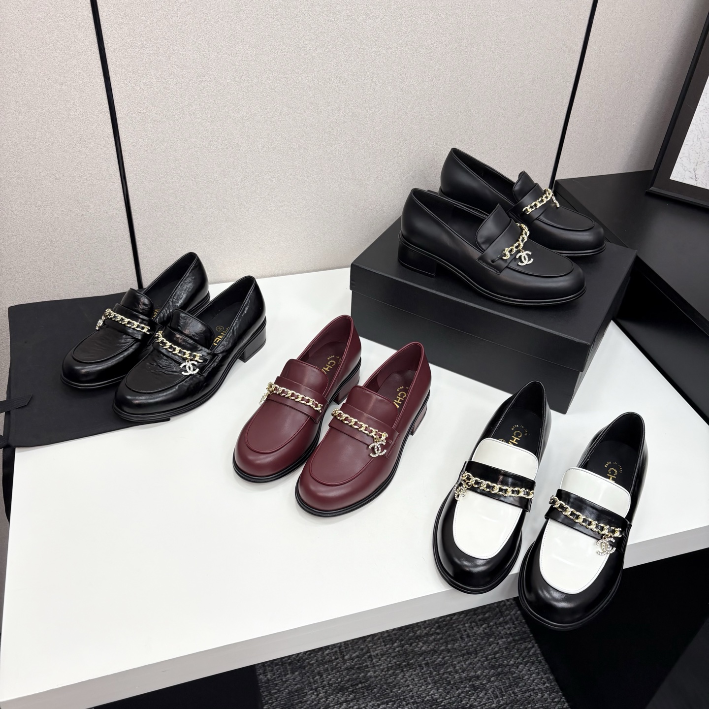 TOP CHANEL Shoes - 4 Color