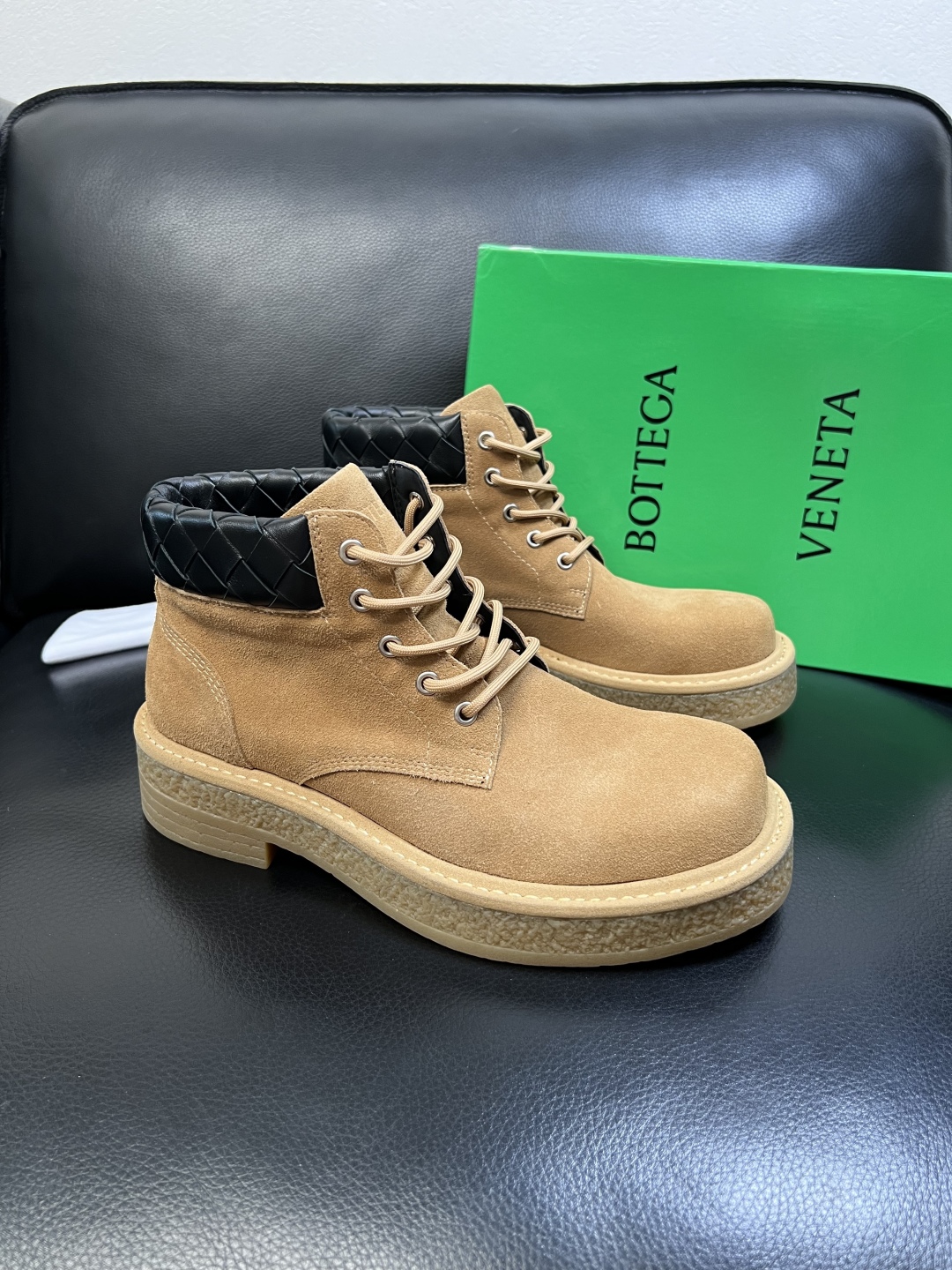 TOP Bottega Veneta BV Men's/Women's Short Boots Calfskin - 2 Color