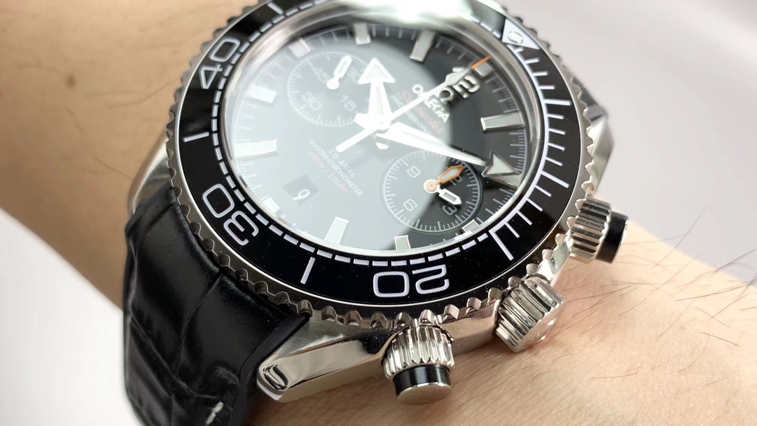 OMEGA Seamaster Planet Ocean Professional Chronograph Watch, Black Ceramic Bezel, Croc-Embossed Leather Strap, Unisex Automatic Diving Watch