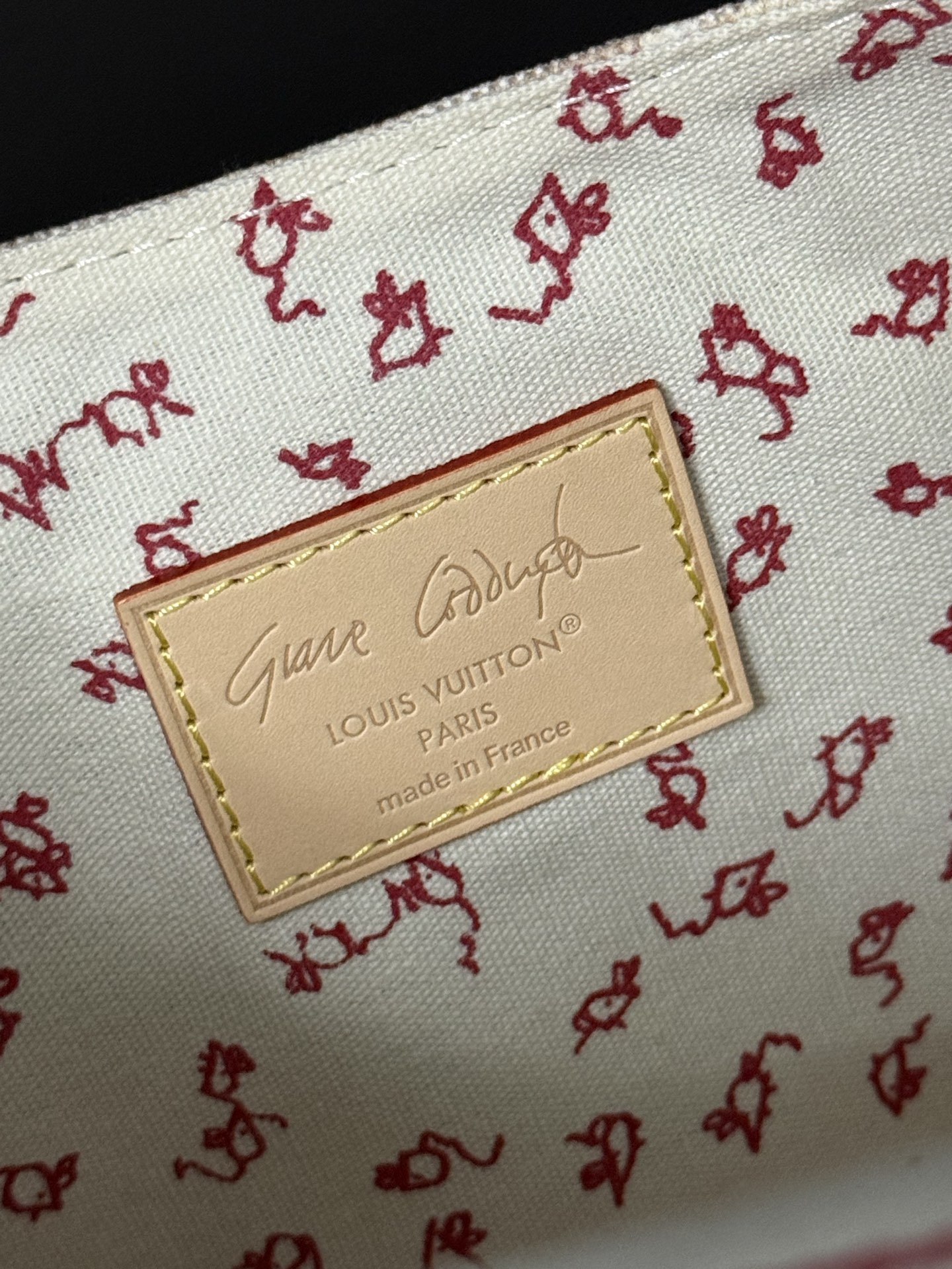 TOP Louis Vuitton LV Travels With Grace Coddington Escape Bag 21x7x30 cm - Beige