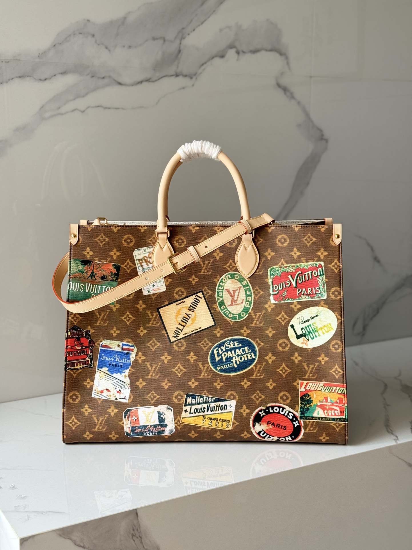 TOP Louis Vuitton LV Monogram On The Go Voyage Tote Bag 43 x 33 x 18.5 cm - Brown