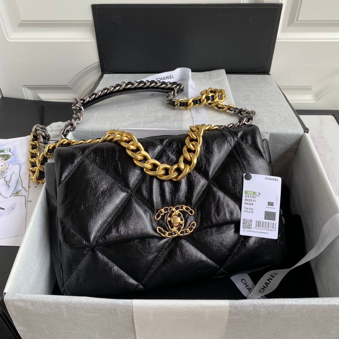 TOP CHANEL 19 Bag Shiny Goat Skin Medium 30CM - Black & GHW