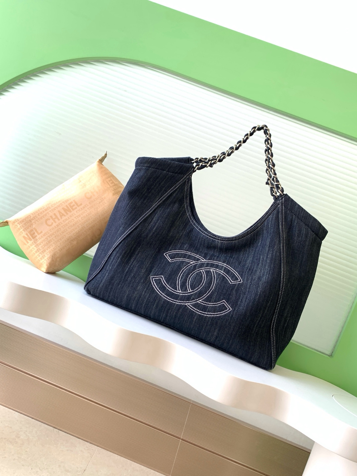 TOP CHANEL Vintage Denim Tote Shopping Bag 35x48x14cm - Denim Blue