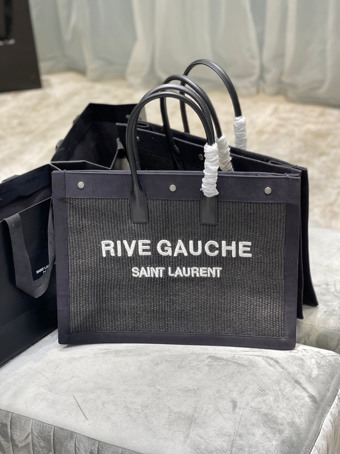 TOP Yves Saint Laurent YSL Rive Gauche Straw Tote Bag - Black