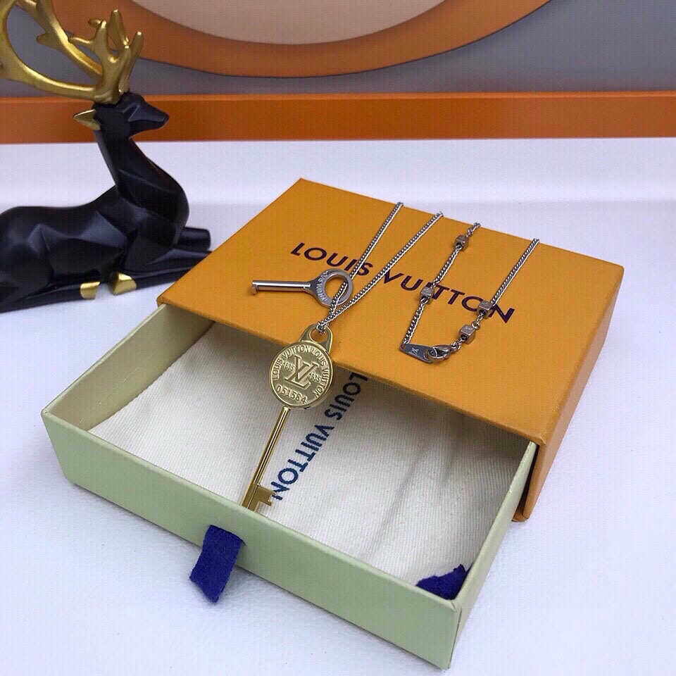TOP Louis Vuitton LV  Necklace