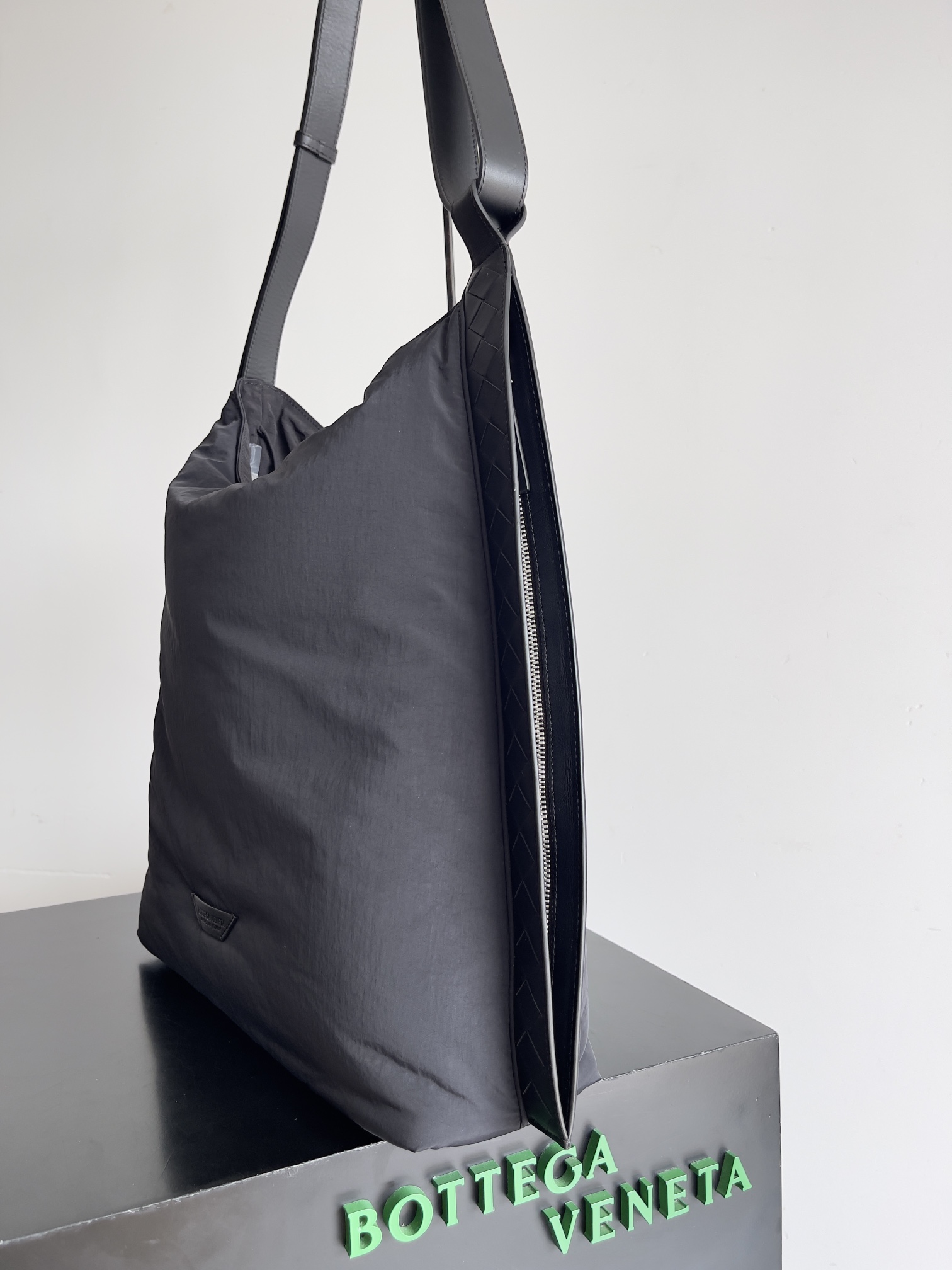 TOP Bottega Veneta BV Large Crossroad Hobo Bag 45x43x12cm - Gray