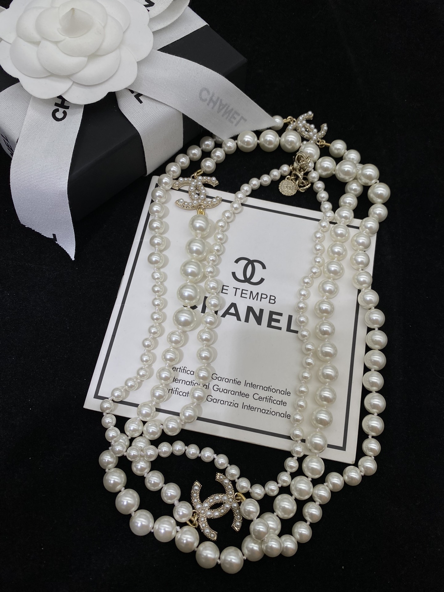 TOP CHANEL Layering Pearl Necklace