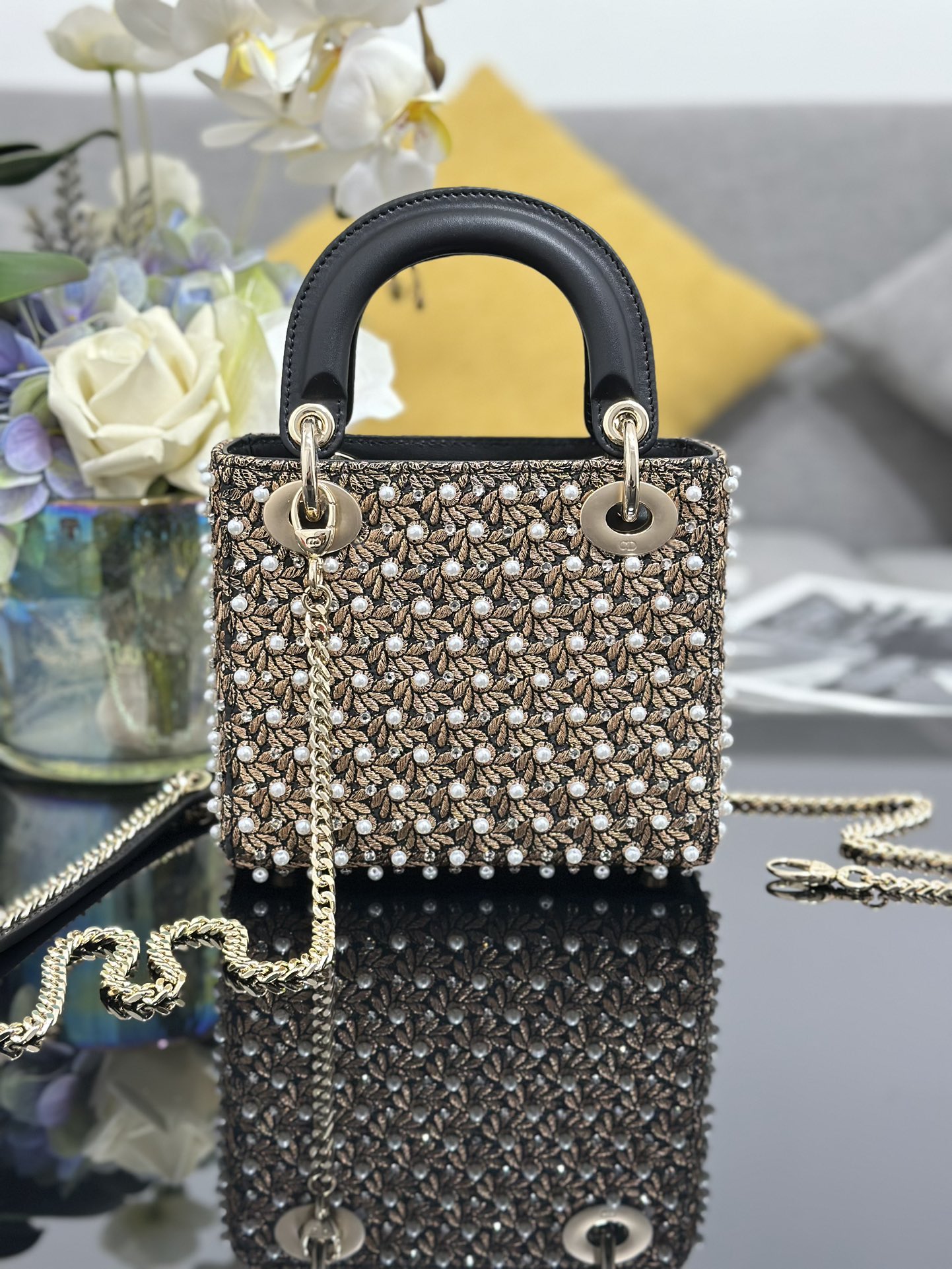 TOP Christian Dior Embroidered Feather Pearl Bag 17x15x7cm - Brown/Black - GHW