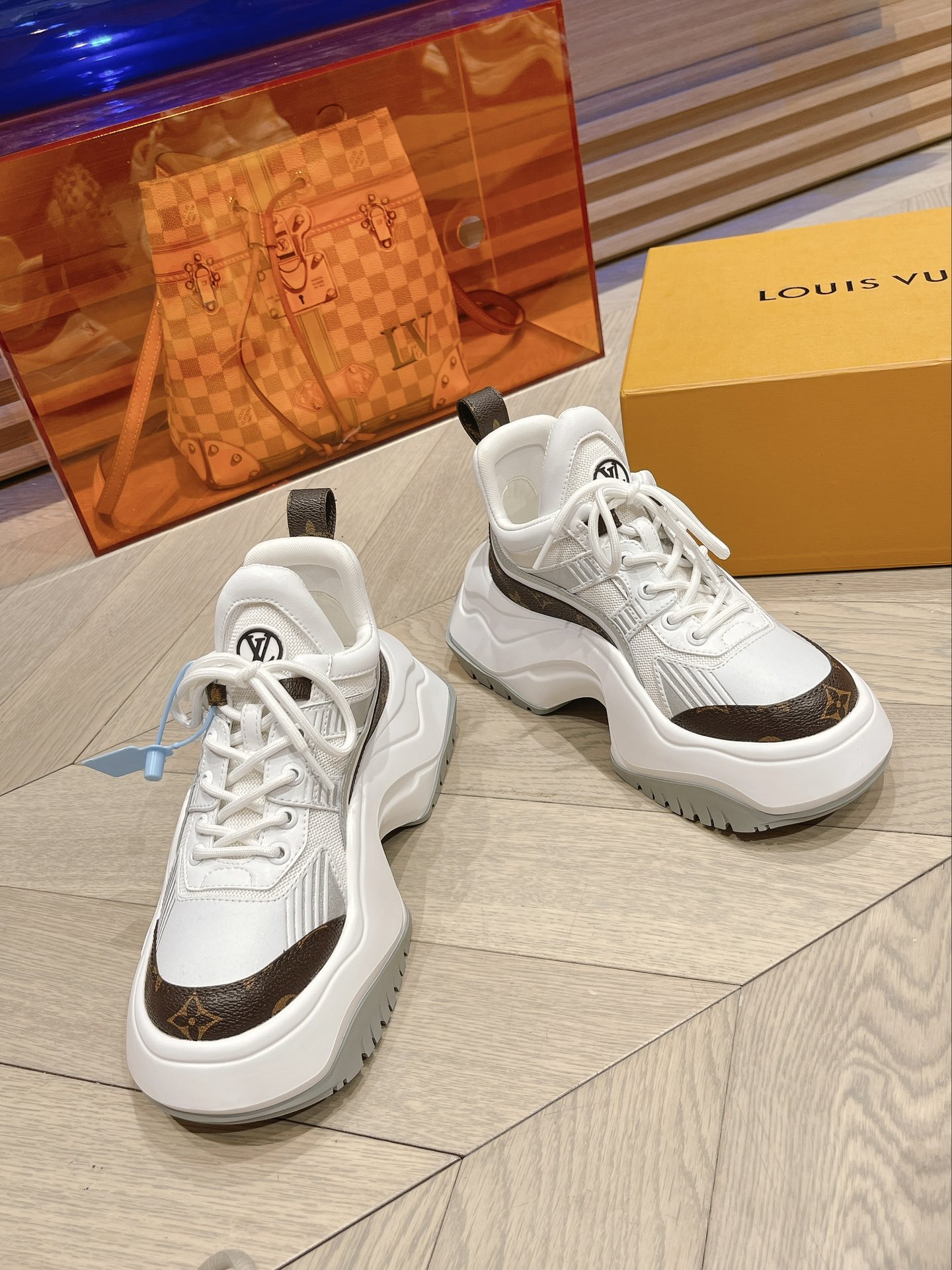 TOP Louis Vuitton LV Thick Sole Casual Board Shoes - 4 Colour