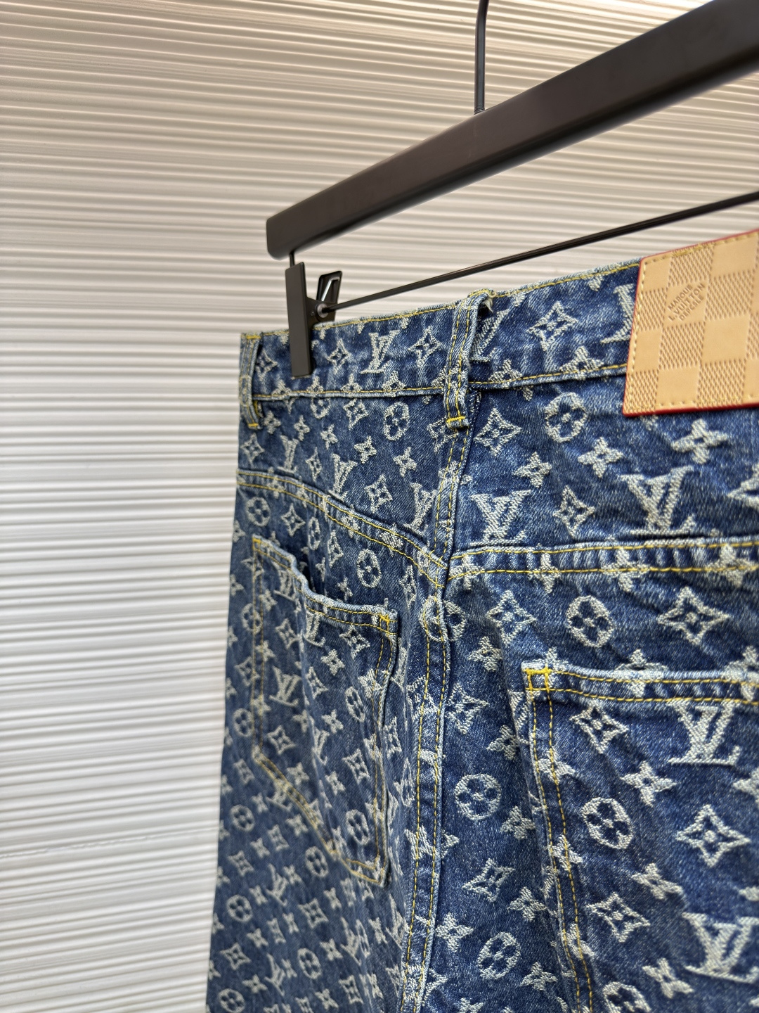 LOUIS VUITTON 提花满印缝边牛仔裤