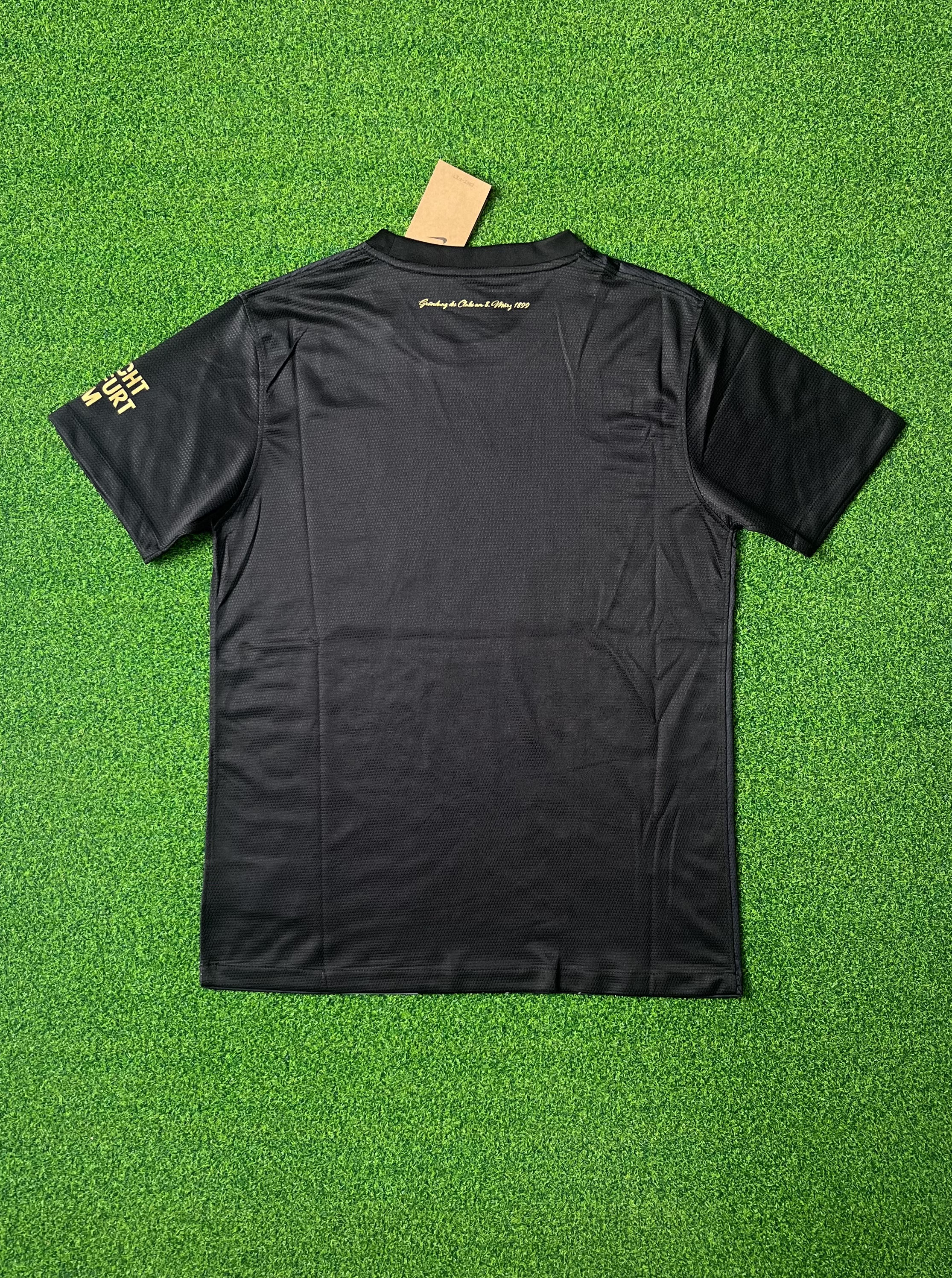 2425 Eintracht  Frankfurt jersey..Player embroidery version