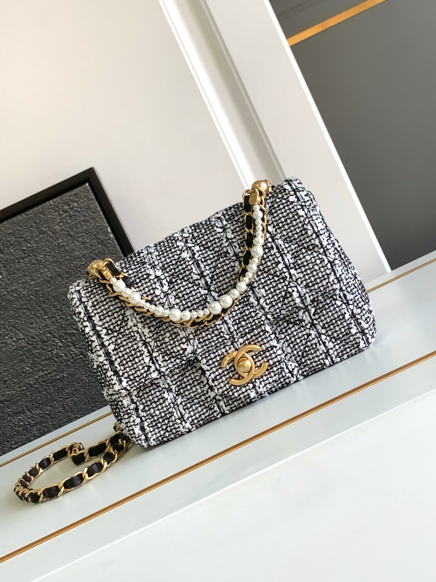 TOP CHANEL Black And White Striped Fabric Pearl Bags - 18*13*7cm/20*15*7cm - GHW
