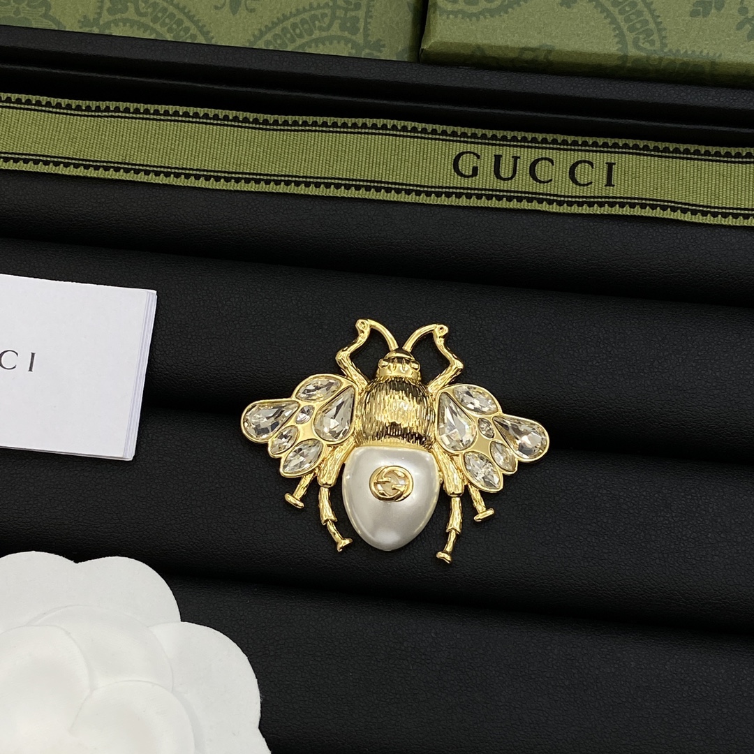 TOP GUCCI Bee Brooch - Gold