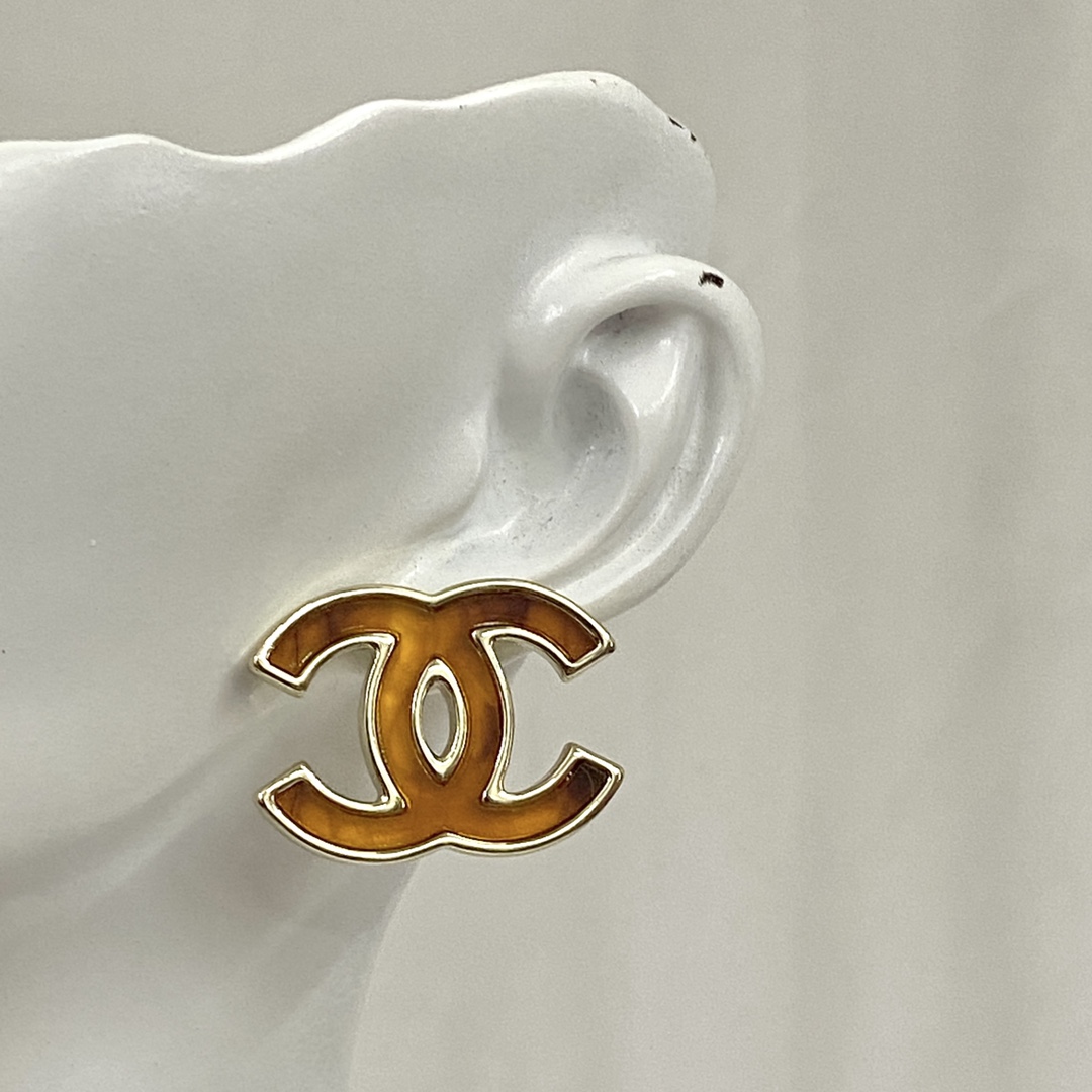 TOP CHANEL Dounble C Earrings