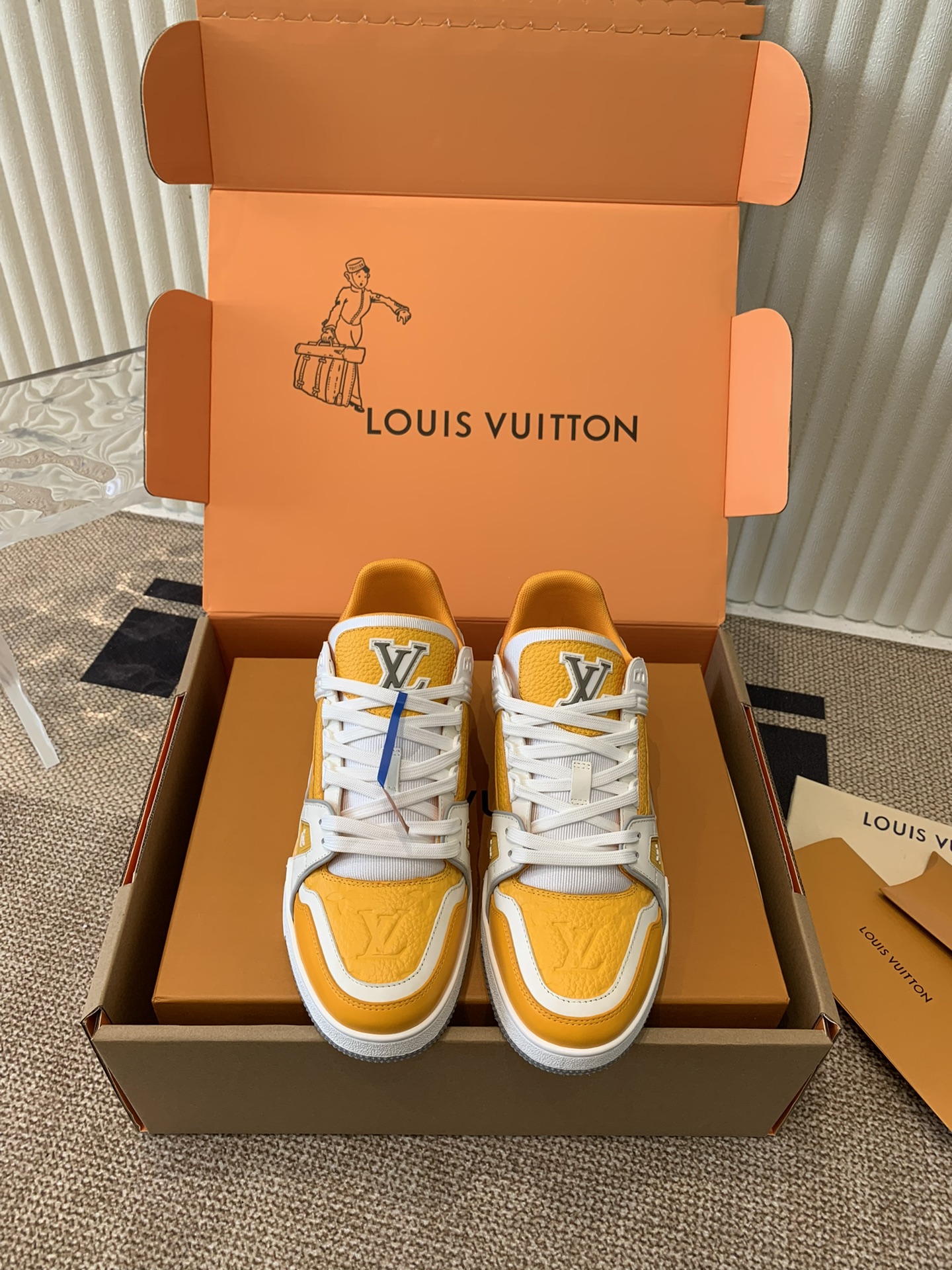 TOP Louis Vuitton LV Sneakers - 4 Colors