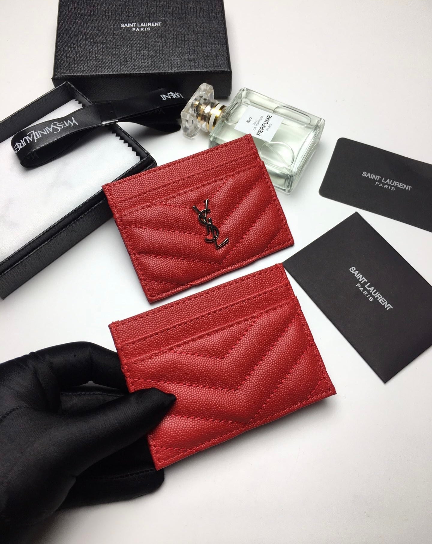 TOP Yves Saint Laurent YSL Card Holder Caviar Skin - Red