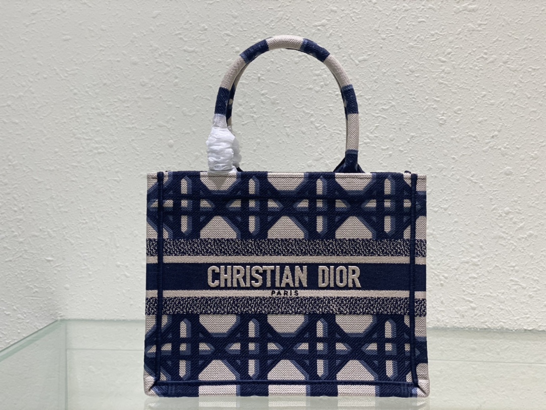 TOP Christian Dior Book Blue And White Color Matching Tote Bag Embroidery 26cm/36cm/42cm