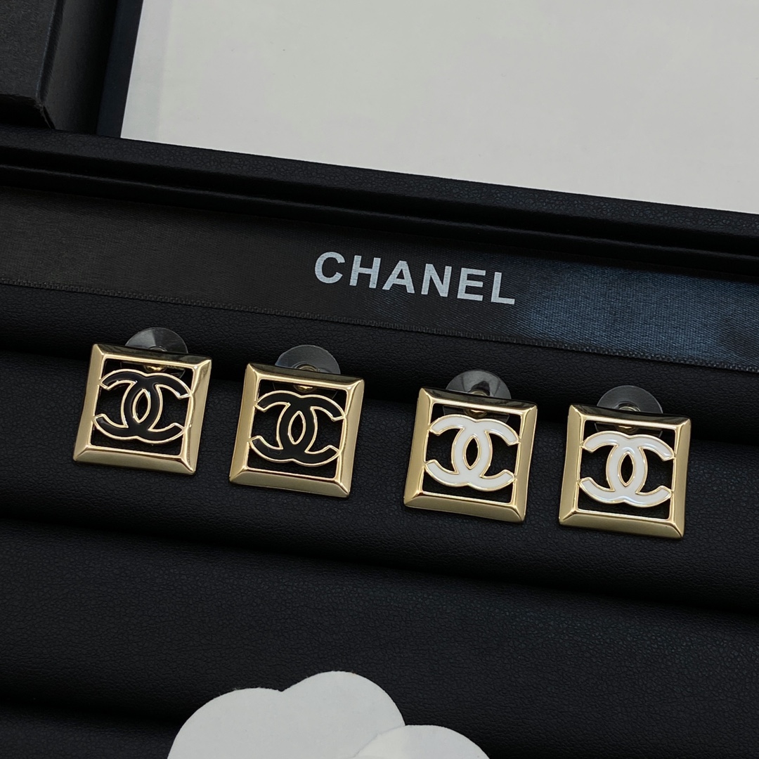 TOP CHANEL Square Earrings-2 Colors