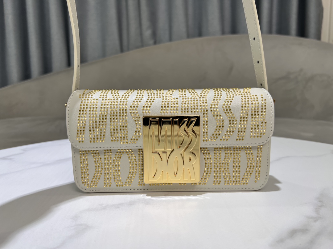 TOP Christian Dior Miss Dior Flap Bag 22 x 11 x 6cm - White