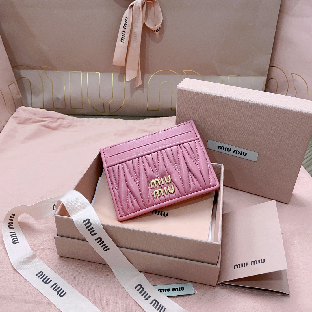 TOP Miu Miu Lambskin Matelasse Pocket Wallet 11.5x8cm - 5 Color