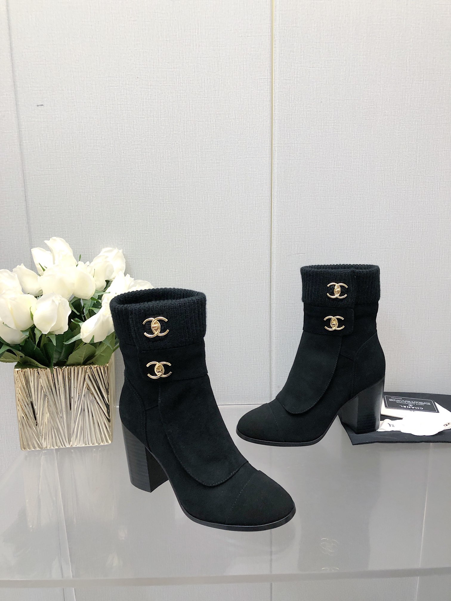 TOP CHANEL CC Boots - 4 Color