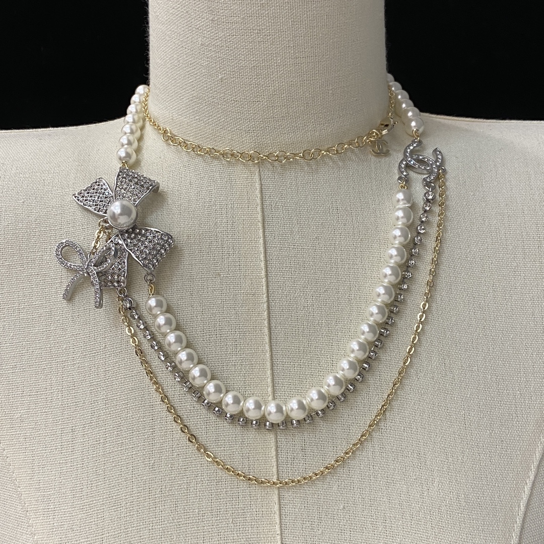 TOP CHANEL Pearl Long Necklace - Gold