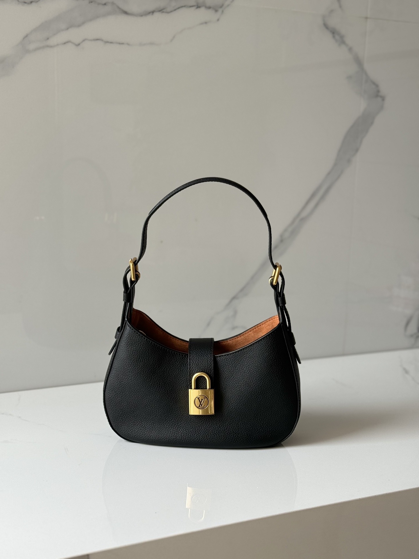 TOP Louis Vuitton LV Low Key Shoulder Bag 26 x 18 x 7cm - 3 Colors