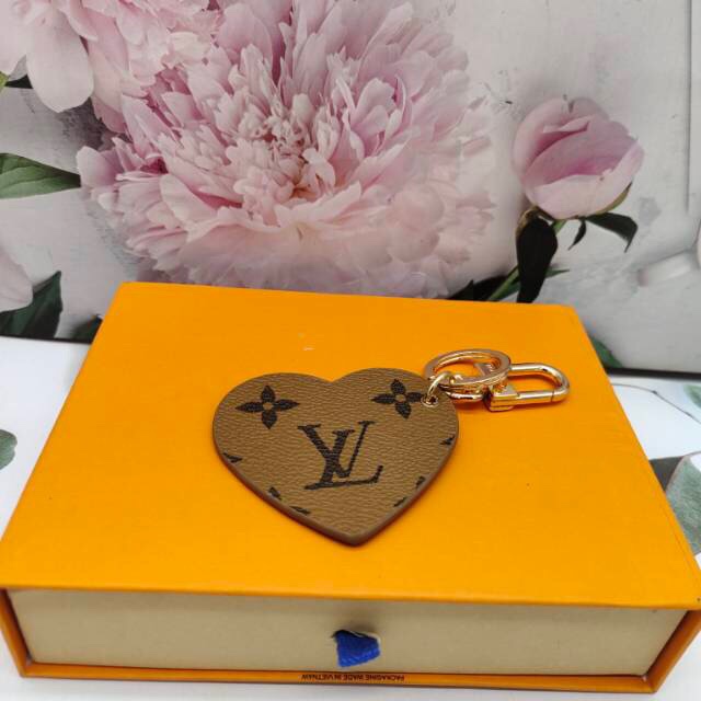 TOP Louis Vuitton LV Heart Key Chain-3 Colors