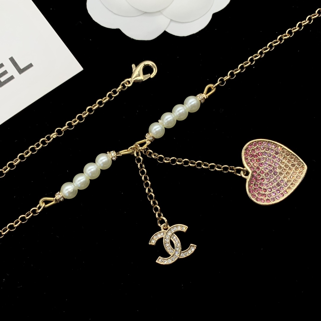 TOP CHANEL Pearl/Gold Chain/Heart Necklace