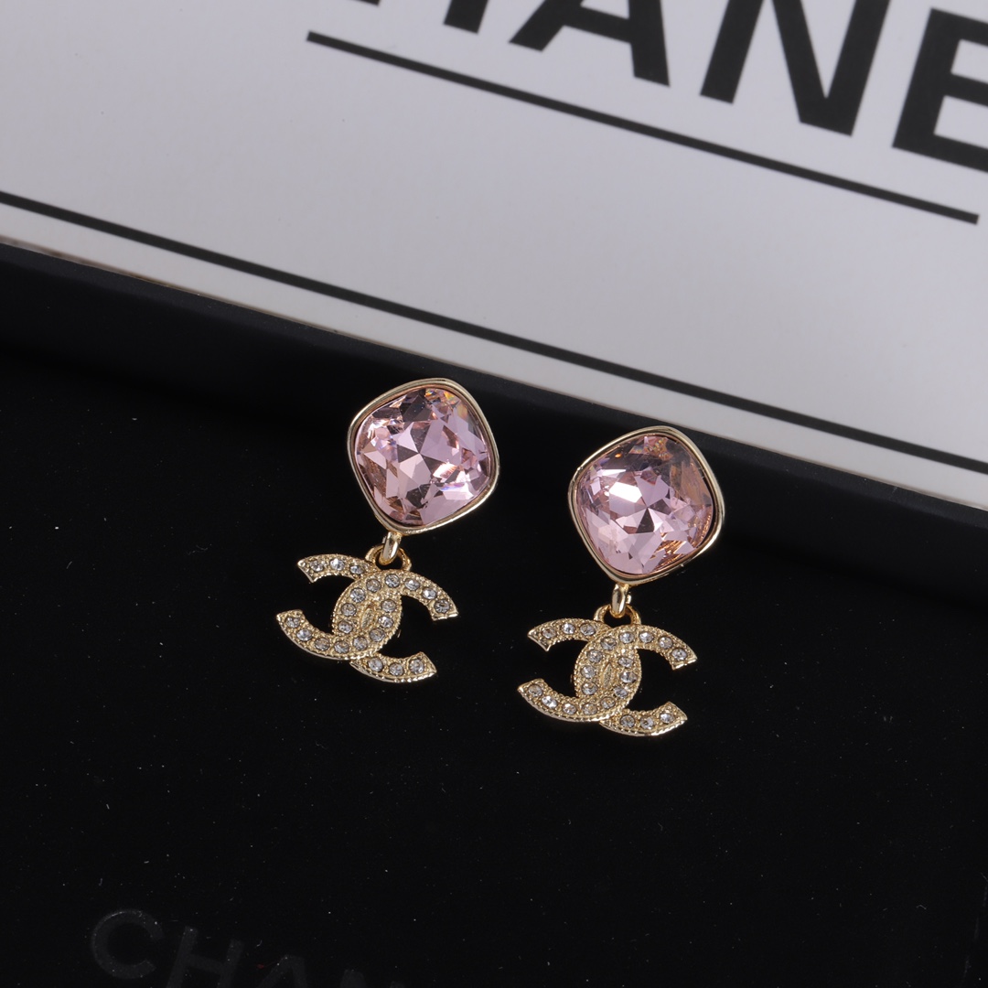 TOP CHANEL Pink CC Earrings