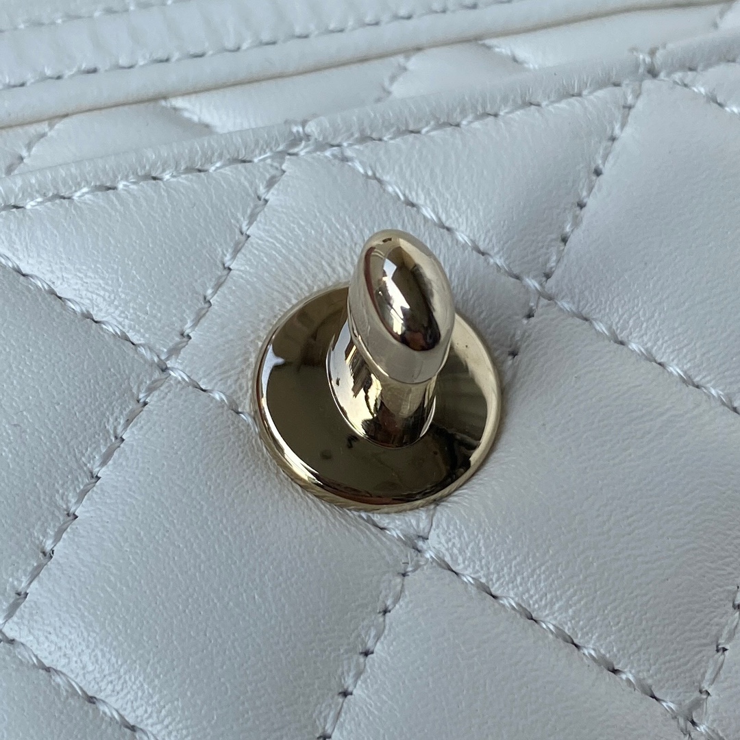 TOP CHANEL Mini Love Bag 13×12×5.5cm - GHW - 3 Color