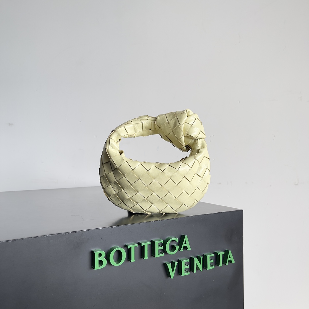 TOP Bottega Veneta BV Jodie Candy Bag - Cream