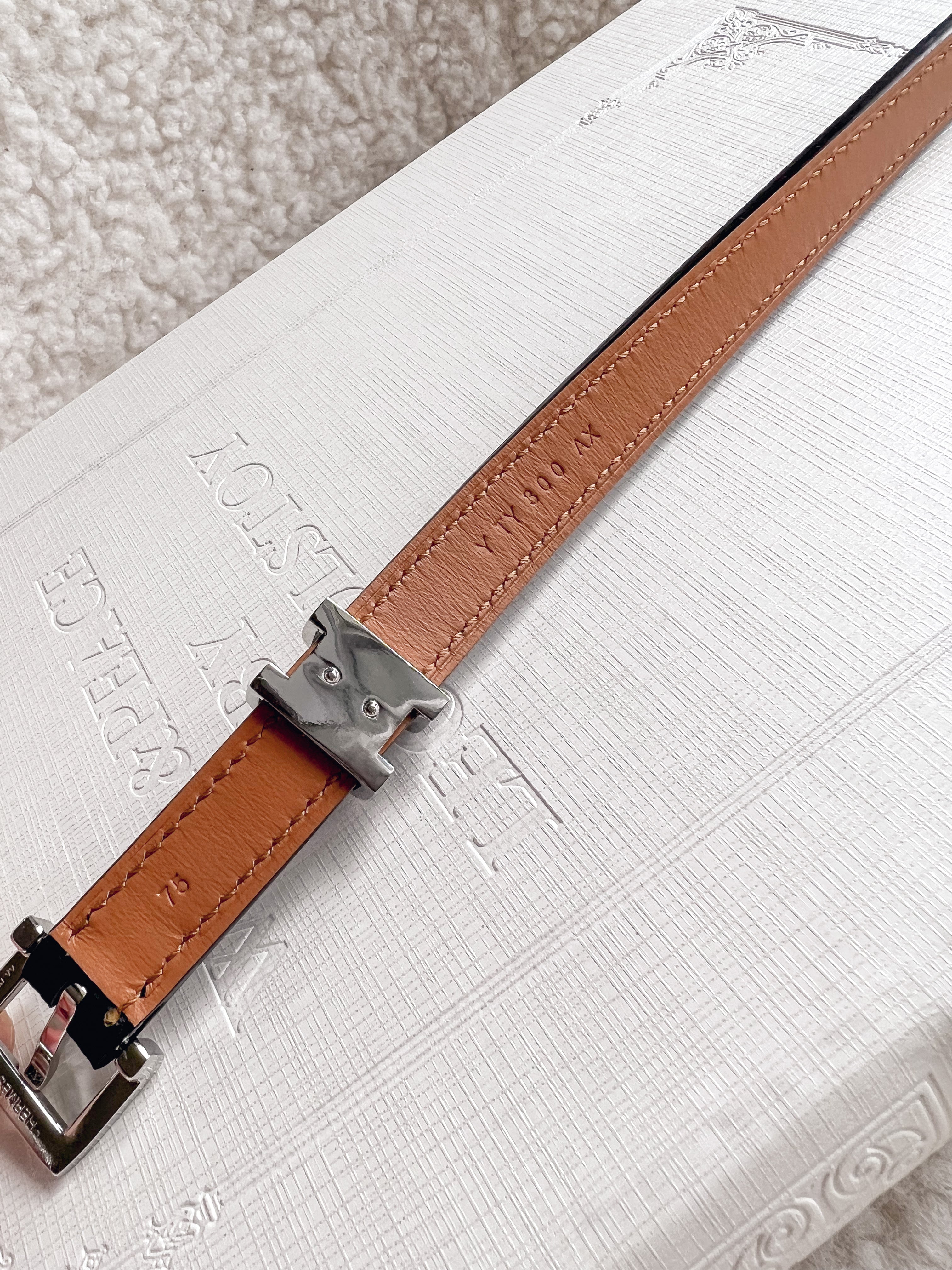 TOP HERMES Pop H Leather Thin Belt - Black