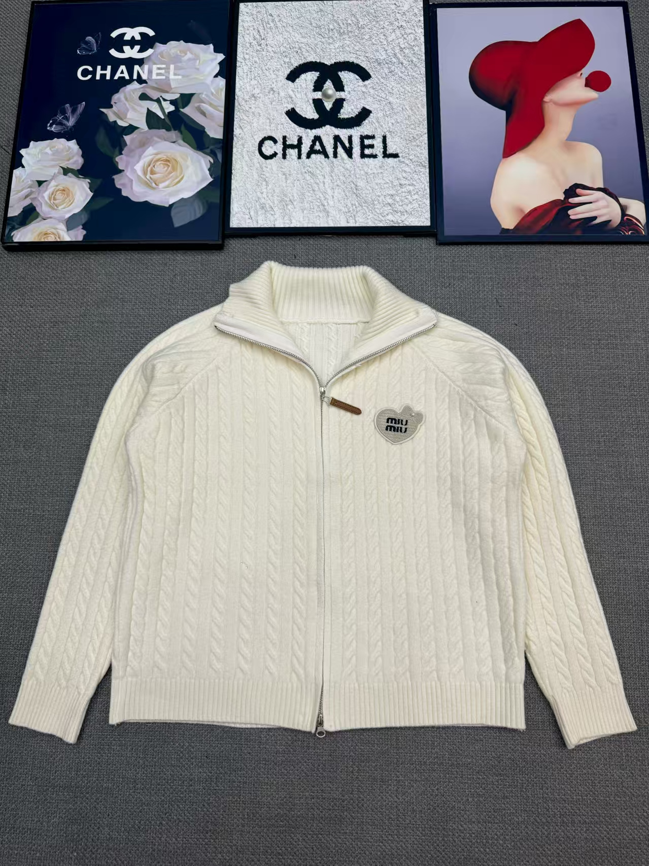 TOP Miu Miu Sweater - 2 Colors