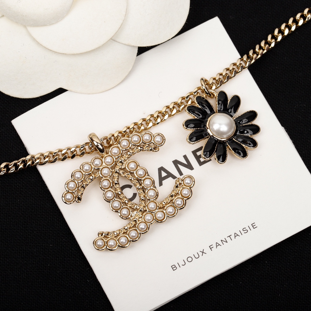 Chanel 23c flower choker