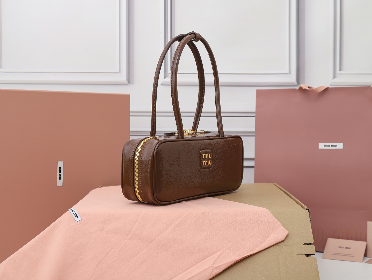 TOP Miu Miu Bag Wax Leather with Ice Crack Texture 28X12X9cm - Brown